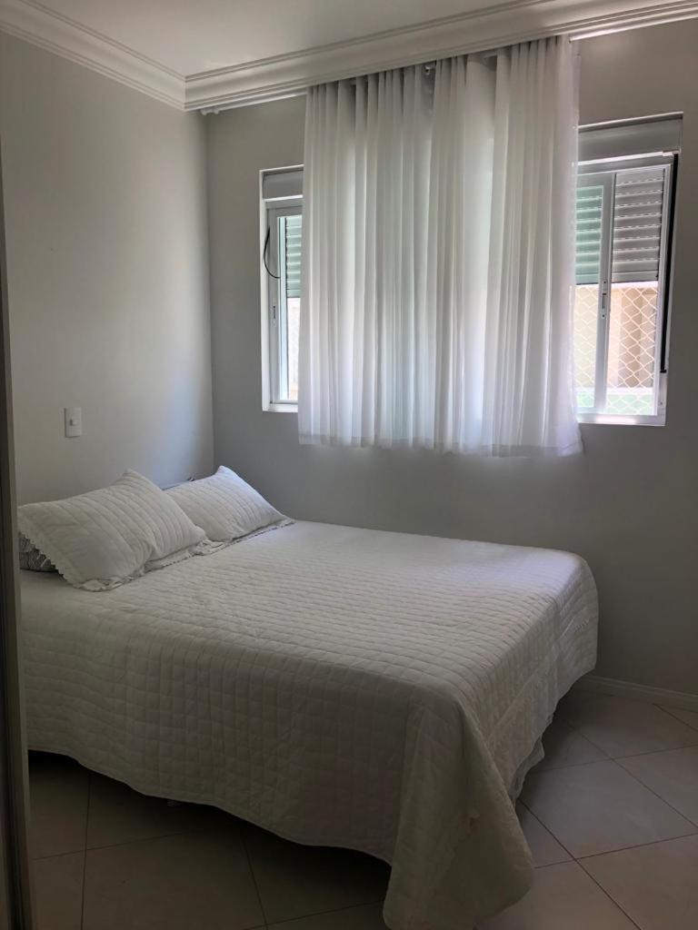Apartamento Ravena - Praia Dos Ingleses ฟลอเรียนอโปลิส ภายนอก รูปภาพ